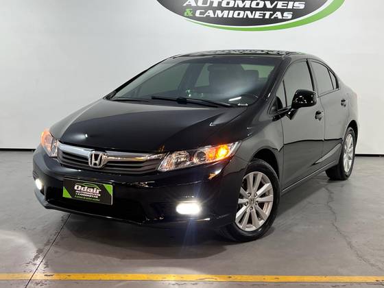 HONDA CIVIC 1.8 LXS 16V FLEX 4P AUTOMÁTICO